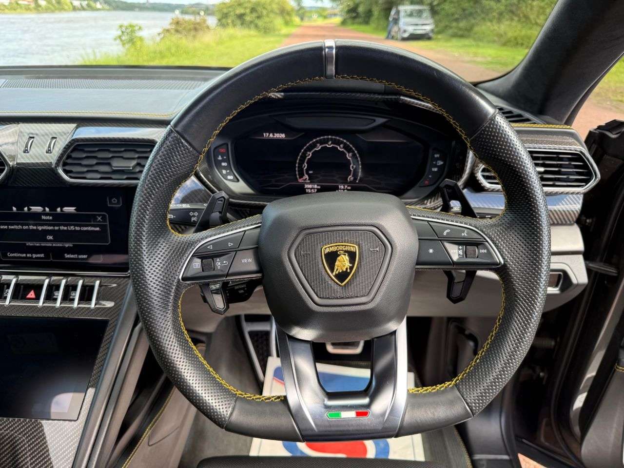 2022 LAMBORGHINI URUS 2022 LAMBORGHINI URUS