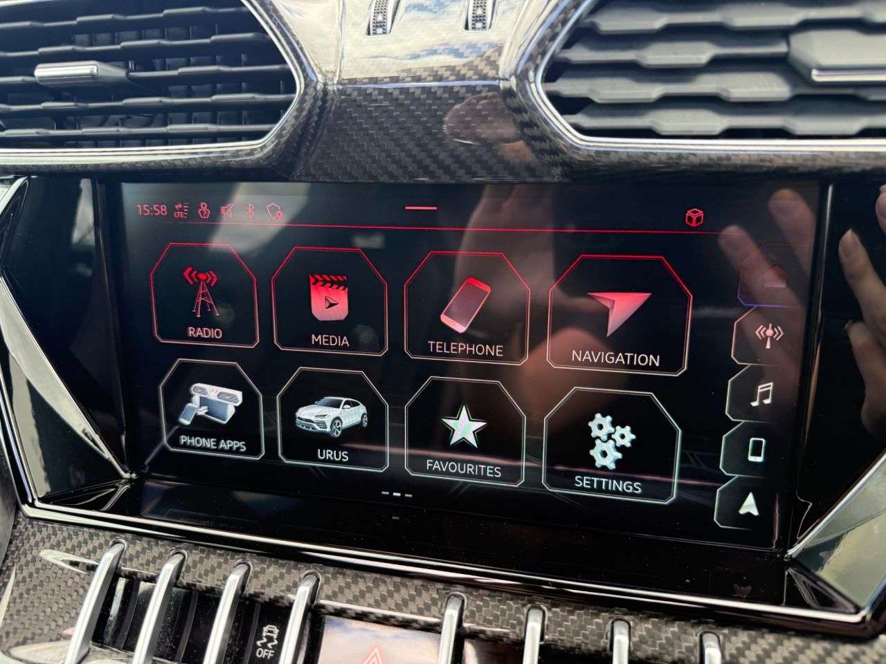 2022 LAMBORGHINI URUS 2022 LAMBORGHINI URUS