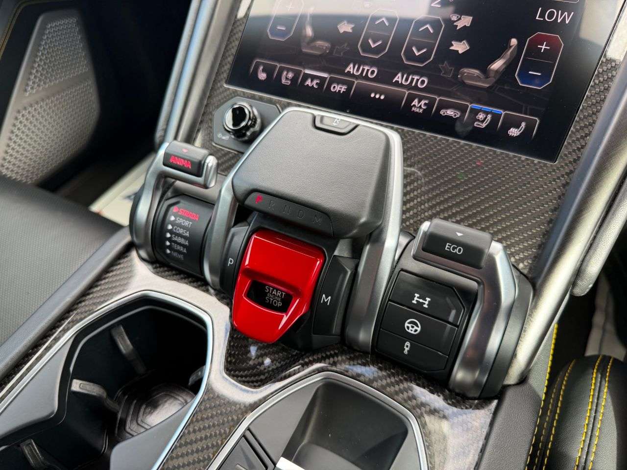 2022 LAMBORGHINI URUS 2022 LAMBORGHINI URUS