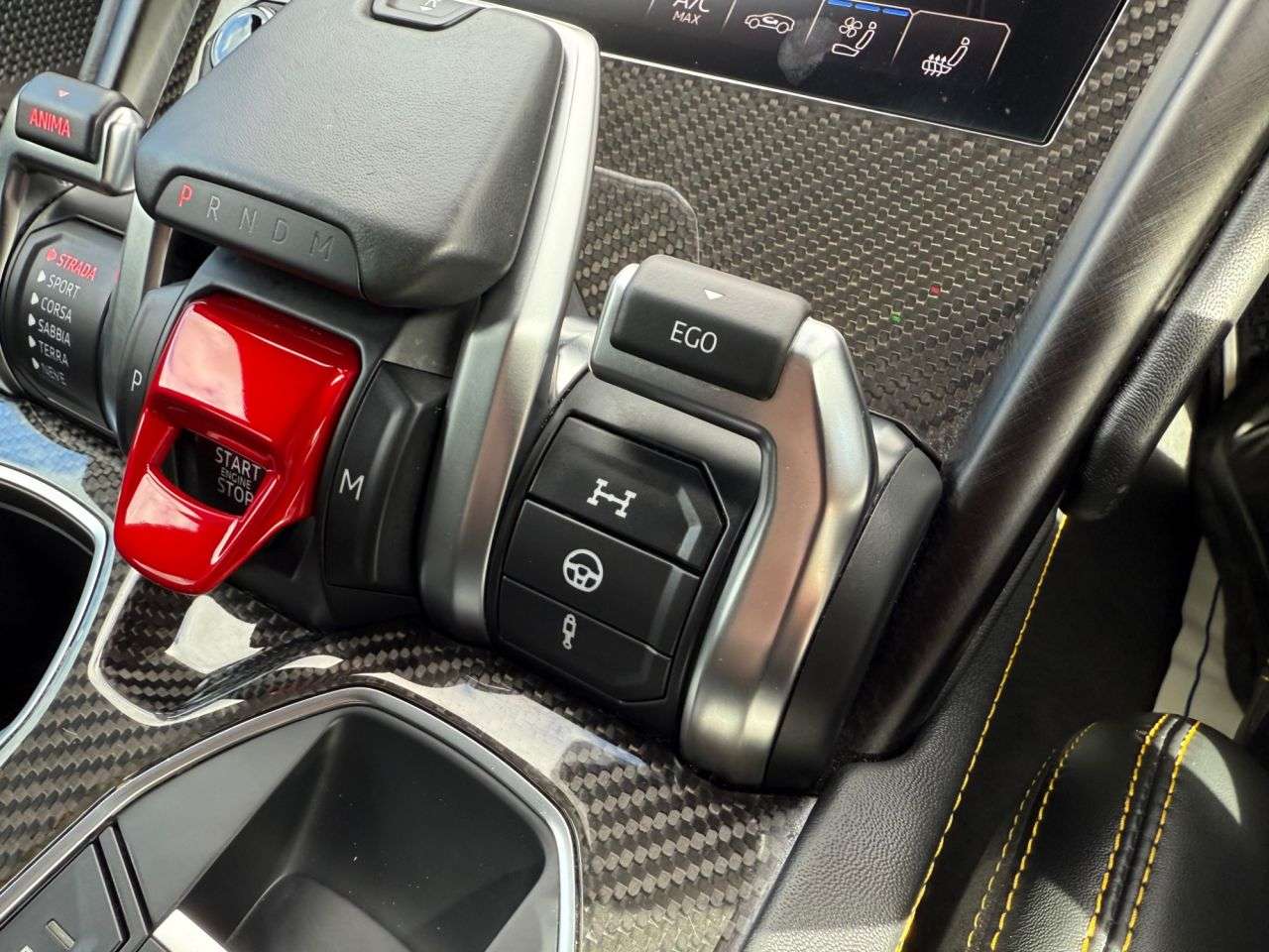 2022 LAMBORGHINI URUS 2022 LAMBORGHINI URUS