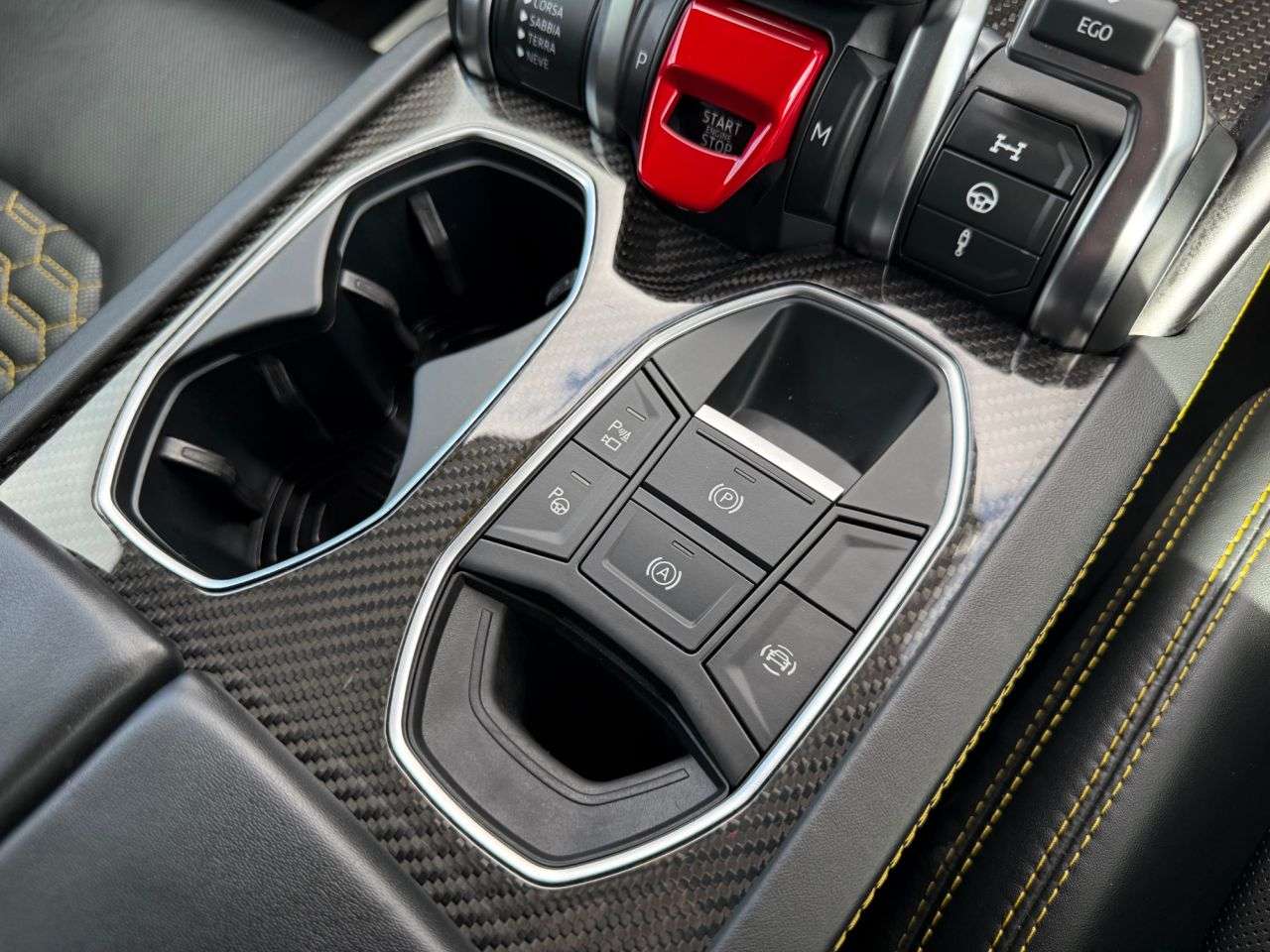 2022 LAMBORGHINI URUS 2022 LAMBORGHINI URUS