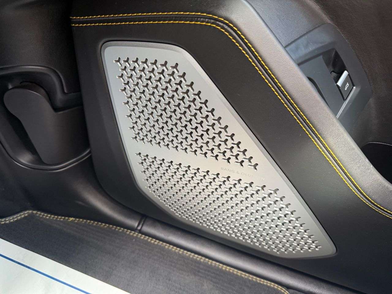 2022 LAMBORGHINI URUS 2022 LAMBORGHINI URUS