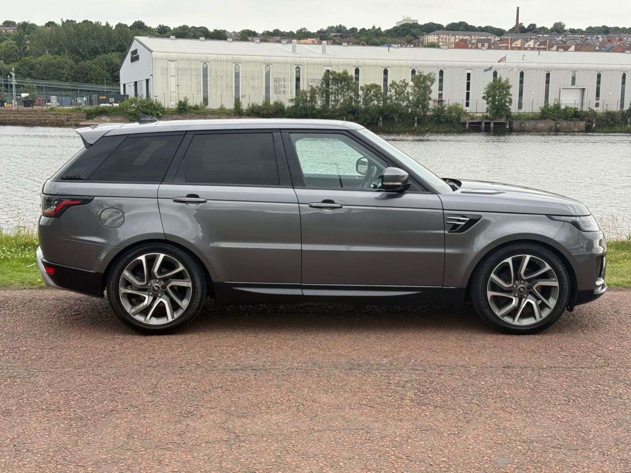 A 2019 LAND ROVER RANGE ROVER SPORT 3.0 SD V6 HSE SUV 5dr Diesel Auto 4WD Euro 6 (s/s) (306 ps) **NEW TIMING BE A 2019 LAND ROVER RANGE ROVER SPORT 3.0 SD V6 HSE SUV 5dr Diesel Auto 4WD Euro 6 (s/s) (306 ps) **NEW TIMING BE