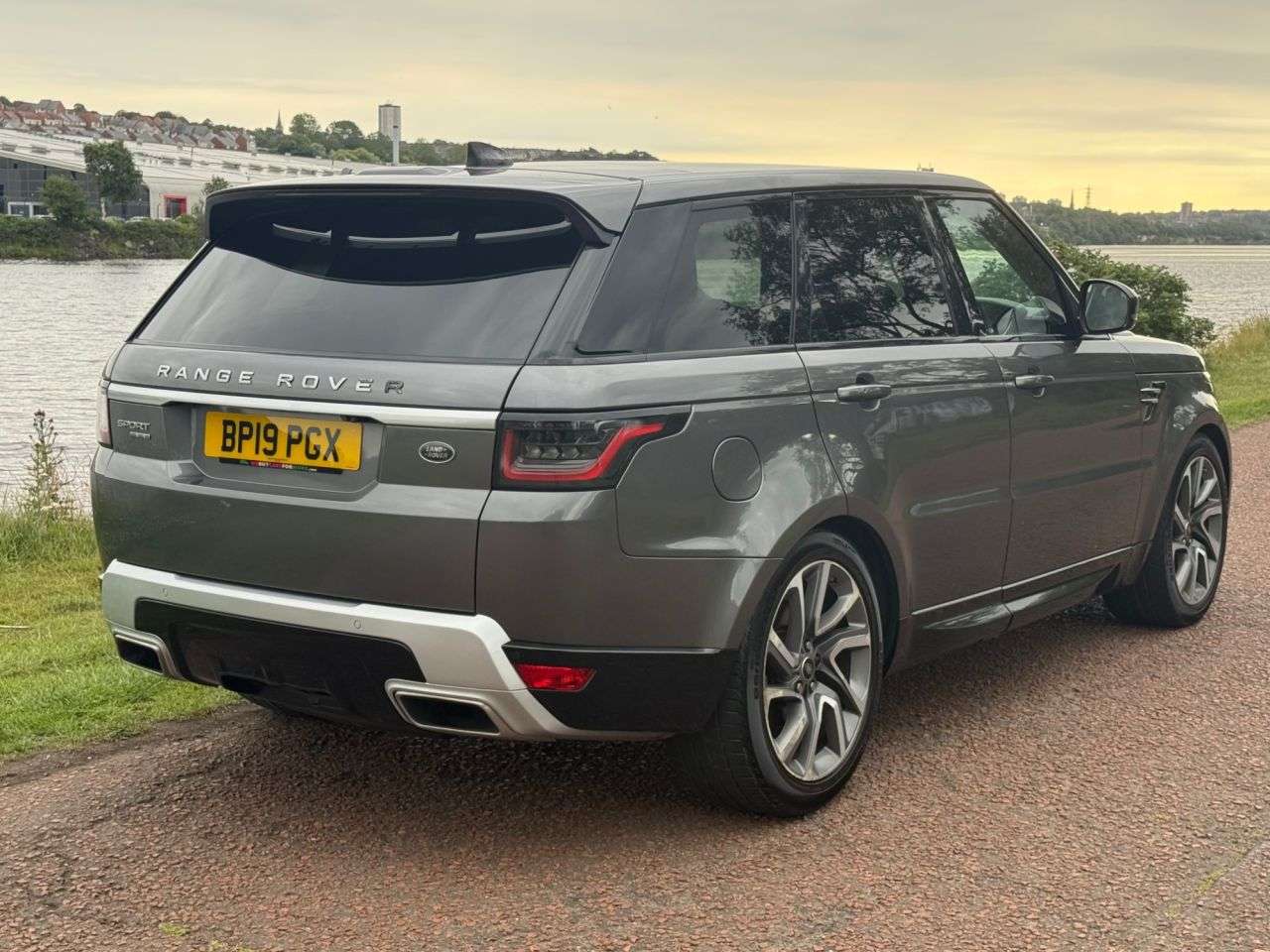 A 2019 LAND ROVER RANGE ROVER SPORT 3.0 SD V6 HSE SUV 5dr Diesel Auto 4WD Euro 6 (s/s) (306 ps) **NEW TIMING BE A 2019 LAND ROVER RANGE ROVER SPORT 3.0 SD V6 HSE SUV 5dr Diesel Auto 4WD Euro 6 (s/s) (306 ps) **NEW TIMING BE