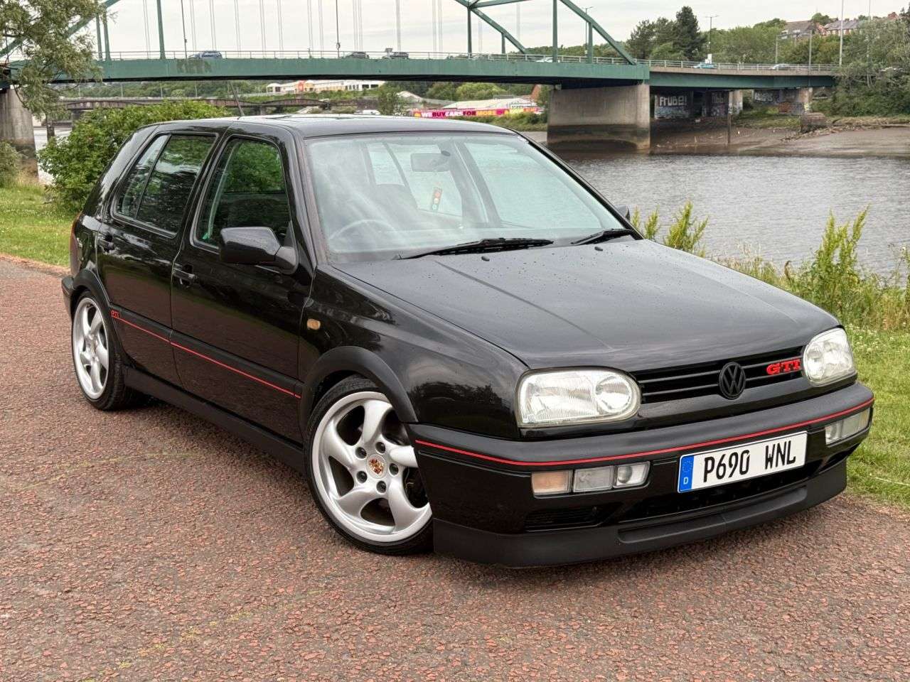 A 1996 VOLKSWAGEN GOLF 2.0 8V GTI **PORSCHE CARRERA ALLOYS** A 1996 VOLKSWAGEN GOLF 2.0 8V GTI **PORSCHE CARRERA ALLOYS**
