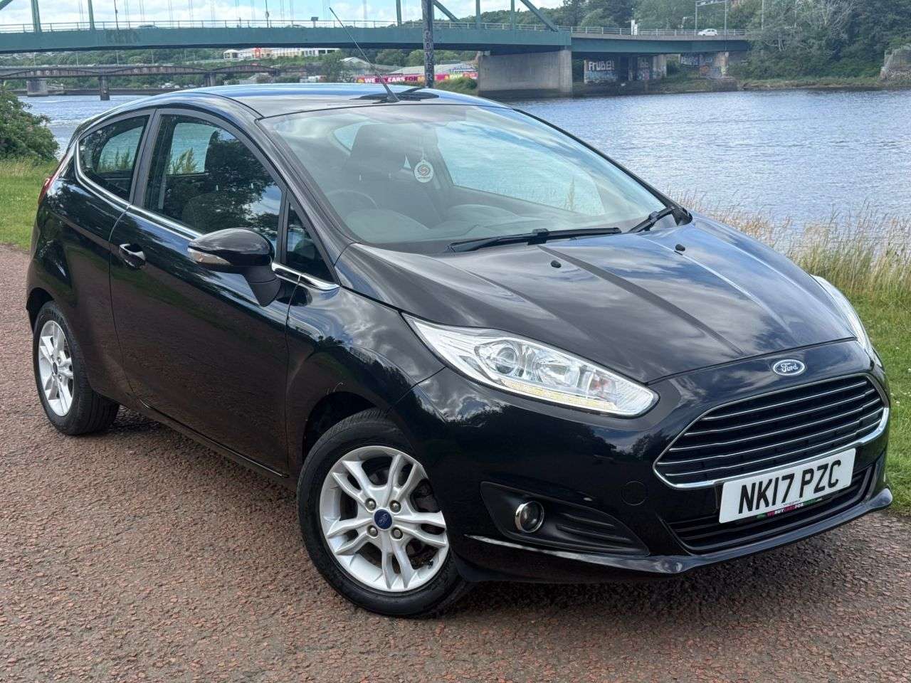 A 2017 FORD FIESTA 1.25 Zetec Hatchback 3dr Petrol Manual Euro 6 (82 ps) **BLUETOOTH** A 2017 FORD FIESTA 1.25 Zetec Hatchback 3dr Petrol Manual Euro 6 (82 ps) **BLUETOOTH**