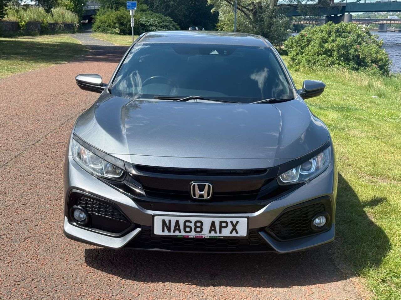 A 2018 HONDA CIVIC 1.6 i-DTEC SR Hatchback 5dr Diesel Manual Euro 6 (s/s) (120 ps) **REVERSING A 2018 HONDA CIVIC 1.6 i-DTEC SR Hatchback 5dr Diesel Manual Euro 6 (s/s) (120 ps) **REVERSING