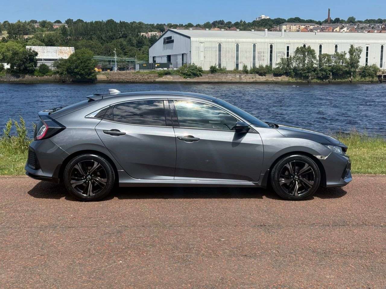 A 2018 HONDA CIVIC 1.6 i-DTEC SR Hatchback 5dr Diesel Manual Euro 6 (s/s) (120 ps) **REVERSING A 2018 HONDA CIVIC 1.6 i-DTEC SR Hatchback 5dr Diesel Manual Euro 6 (s/s) (120 ps) **REVERSING
