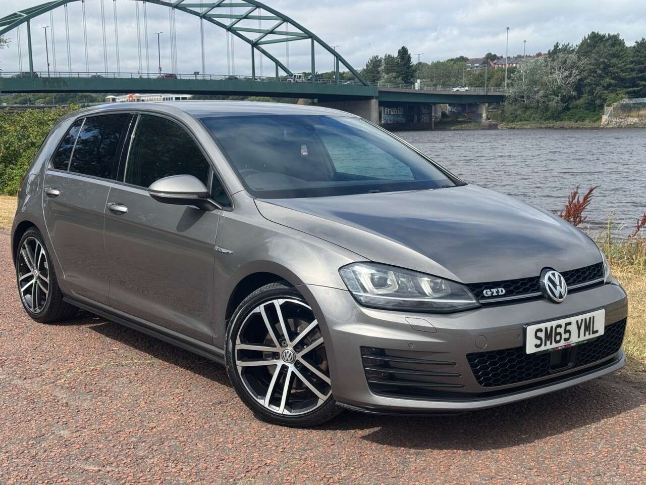 A 2015 VOLKSWAGEN GOLF 2.0 TDI BlueMotion Tech GTD Hatchback 5dr Diesel DSG Euro 6 (s/s) (184 ps) A 2015 VOLKSWAGEN GOLF 2.0 TDI BlueMotion Tech GTD Hatchback 5dr Diesel DSG Euro 6 (s/s) (184 ps)
