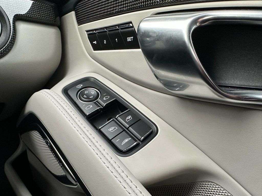 2018 PORSCHE 911 2018 PORSCHE 911