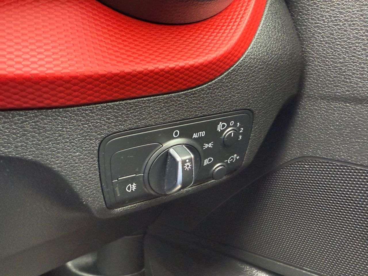 2018 AUDI Q2 2018 AUDI Q2
