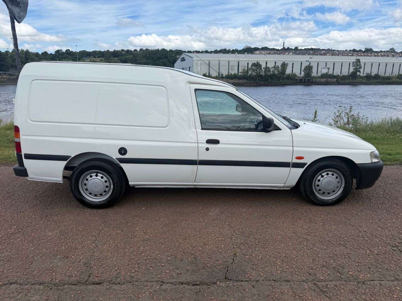 A 1999 FORD ESCORT 1.8 TD 55 Car Derived Van 3dr Diesel Manual (69 bhp) £6500 REFURB JUST BEEN A 1999 FORD ESCORT 1.8 TD 55 Car Derived Van 3dr Diesel Manual (69 bhp) £6500 REFURB JUST BEEN