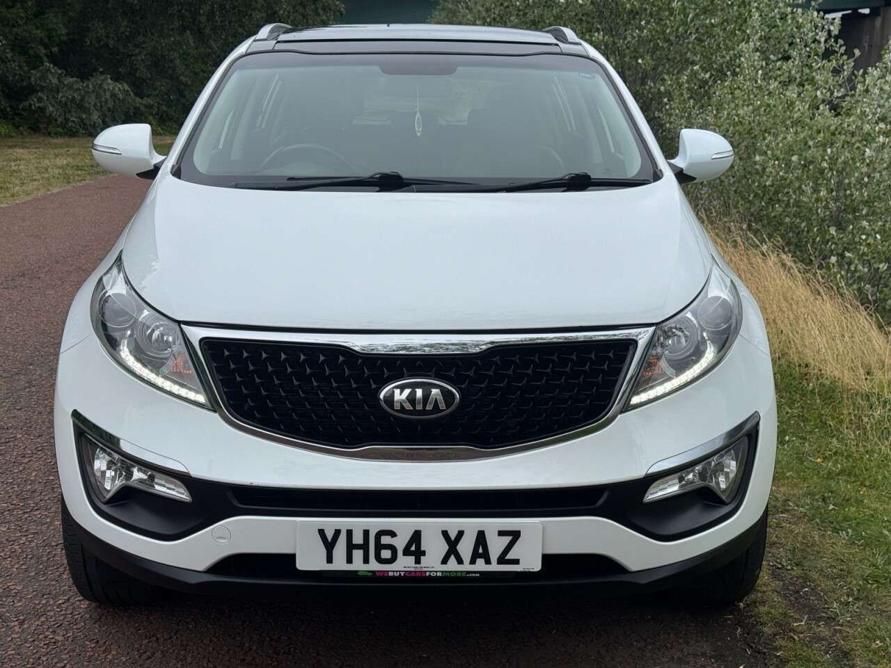 A 2014 KIA SPORTAGE 1.7 CRDi EcoDynamics 2 SUV 5dr Diesel Manual 2WD Euro 5 (s/s) (114 bhp) SPA A 2014 KIA SPORTAGE 1.7 CRDi EcoDynamics 2 SUV 5dr Diesel Manual 2WD Euro 5 (s/s) (114 bhp) SPA