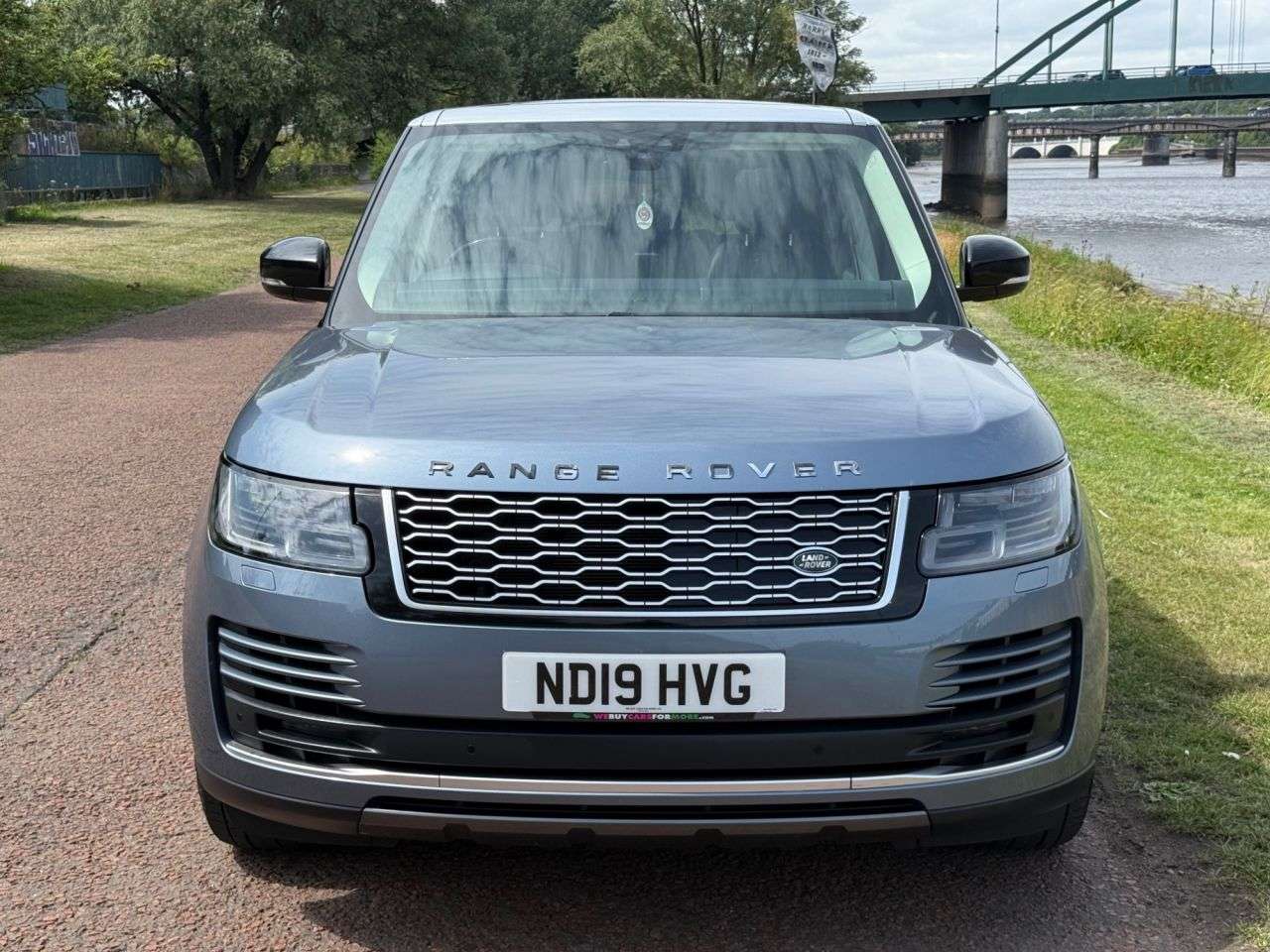 A 2019 LAND ROVER RANGE ROVER 2.0 P400e 12.4kWh GPF Vogue SE SUV 5dr Petrol Plug-in Hybrid Auto 4WD Euro A 2019 LAND ROVER RANGE ROVER 2.0 P400e 12.4kWh GPF Vogue SE SUV 5dr Petrol Plug-in Hybrid Auto 4WD Euro