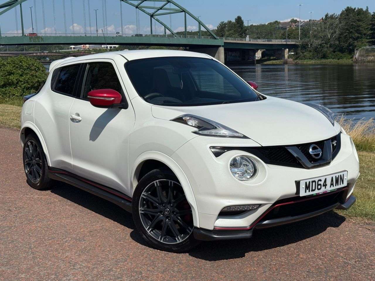 A 2015 NISSAN JUKE 1.6 DIG-T Nismo RS SUV 5dr Petrol XTRON 4WD Euro 5 (214 ps) **SAT NAV** A 2015 NISSAN JUKE 1.6 DIG-T Nismo RS SUV 5dr Petrol XTRON 4WD Euro 5 (214 ps) **SAT NAV**