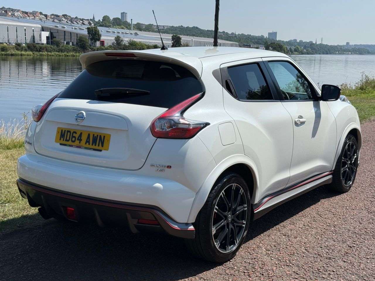A 2015 NISSAN JUKE 1.6 DIG-T Nismo RS SUV 5dr Petrol XTRON 4WD Euro 5 (214 ps) **SAT NAV** A 2015 NISSAN JUKE 1.6 DIG-T Nismo RS SUV 5dr Petrol XTRON 4WD Euro 5 (214 ps) **SAT NAV**