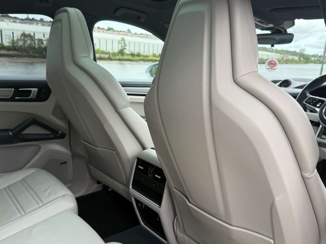 2019 PORSCHE CAYENNE 2019 PORSCHE CAYENNE