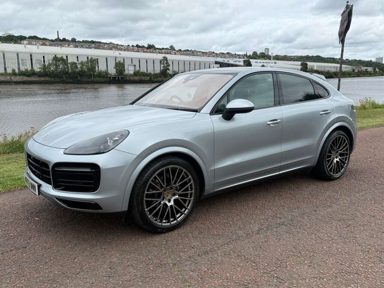 2019 PORSCHE CAYENNE 2019 PORSCHE CAYENNE