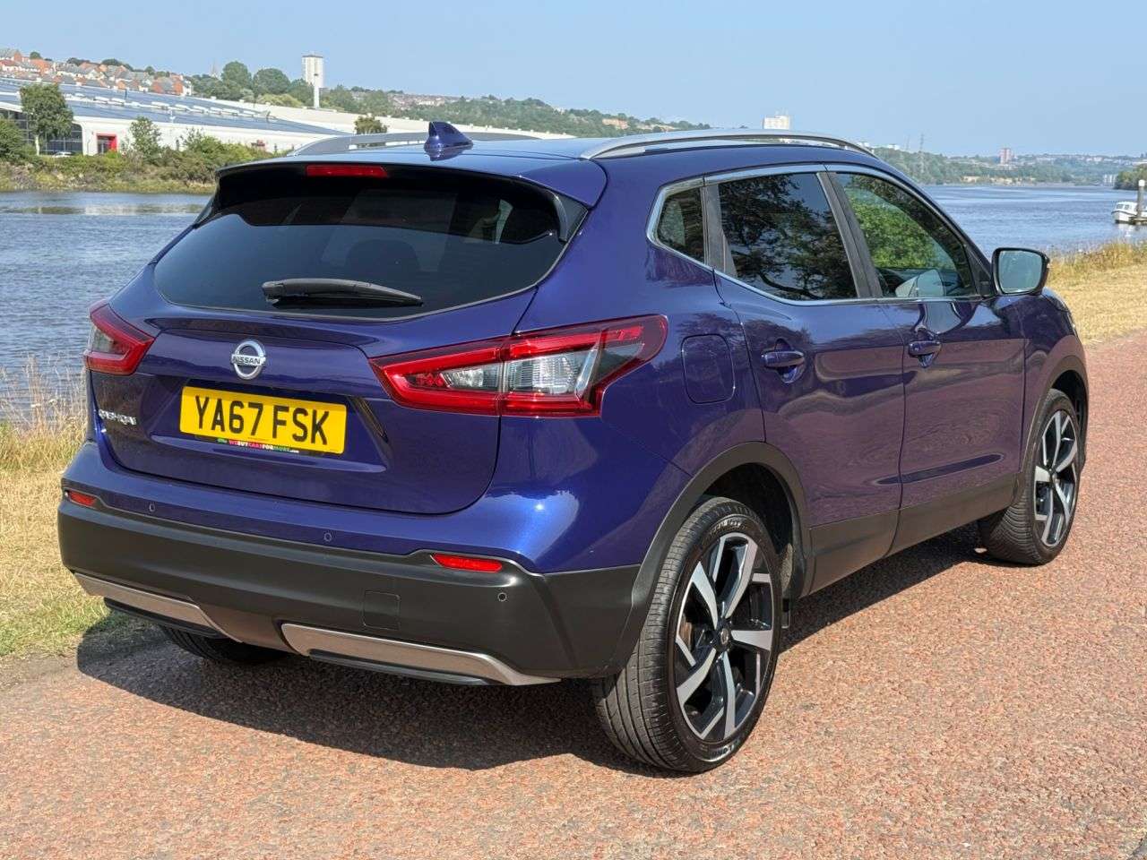 A 2017 NISSAN QASHQAI 1.2 DIG-T Tekna SUV 5dr Petrol Manual Euro 6 (s/s) (115 ps) **PAN ROOF** A 2017 NISSAN QASHQAI 1.2 DIG-T Tekna SUV 5dr Petrol Manual Euro 6 (s/s) (115 ps) **PAN ROOF**