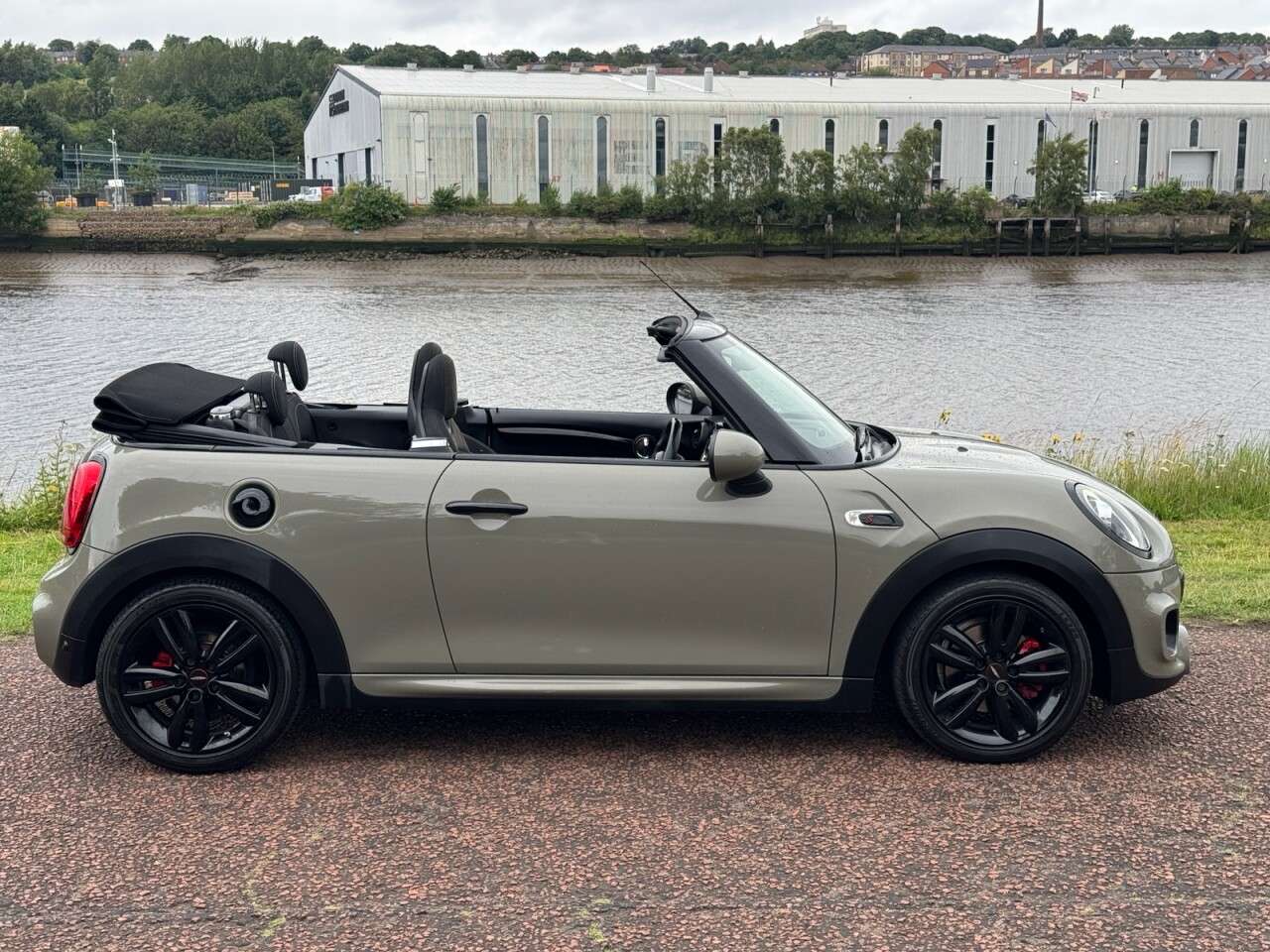 2017 MINI CONVERTIBLE 2017 MINI CONVERTIBLE