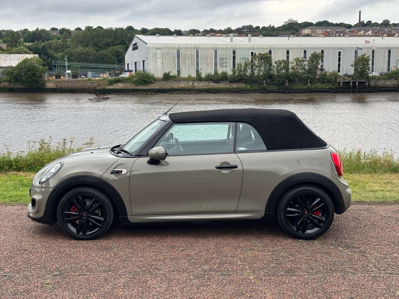 2017 MINI CONVERTIBLE 2017 MINI CONVERTIBLE