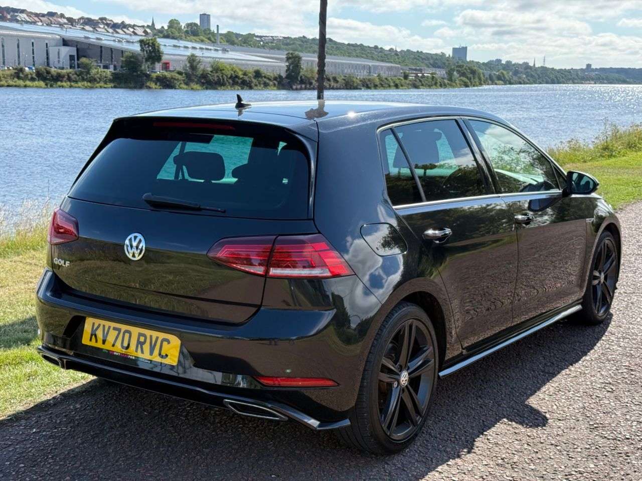 A 2020 VOLKSWAGEN GOLF 2.0 TDI R-Line Edition Hatchback 5dr Diesel DSG Euro 6 (s/s) (150 ps) **ADA A 2020 VOLKSWAGEN GOLF 2.0 TDI R-Line Edition Hatchback 5dr Diesel DSG Euro 6 (s/s) (150 ps) **ADA