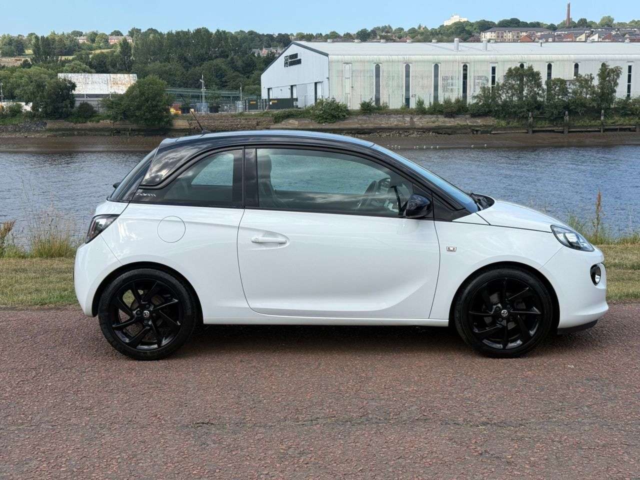 A 2019 VAUXHALL ADAM 1.2i ENERGISED Hatchback 3dr Petrol Manual Euro 6 (70 ps) **APPLE CARPLAY** A 2019 VAUXHALL ADAM 1.2i ENERGISED Hatchback 3dr Petrol Manual Euro 6 (70 ps) **APPLE CARPLAY**