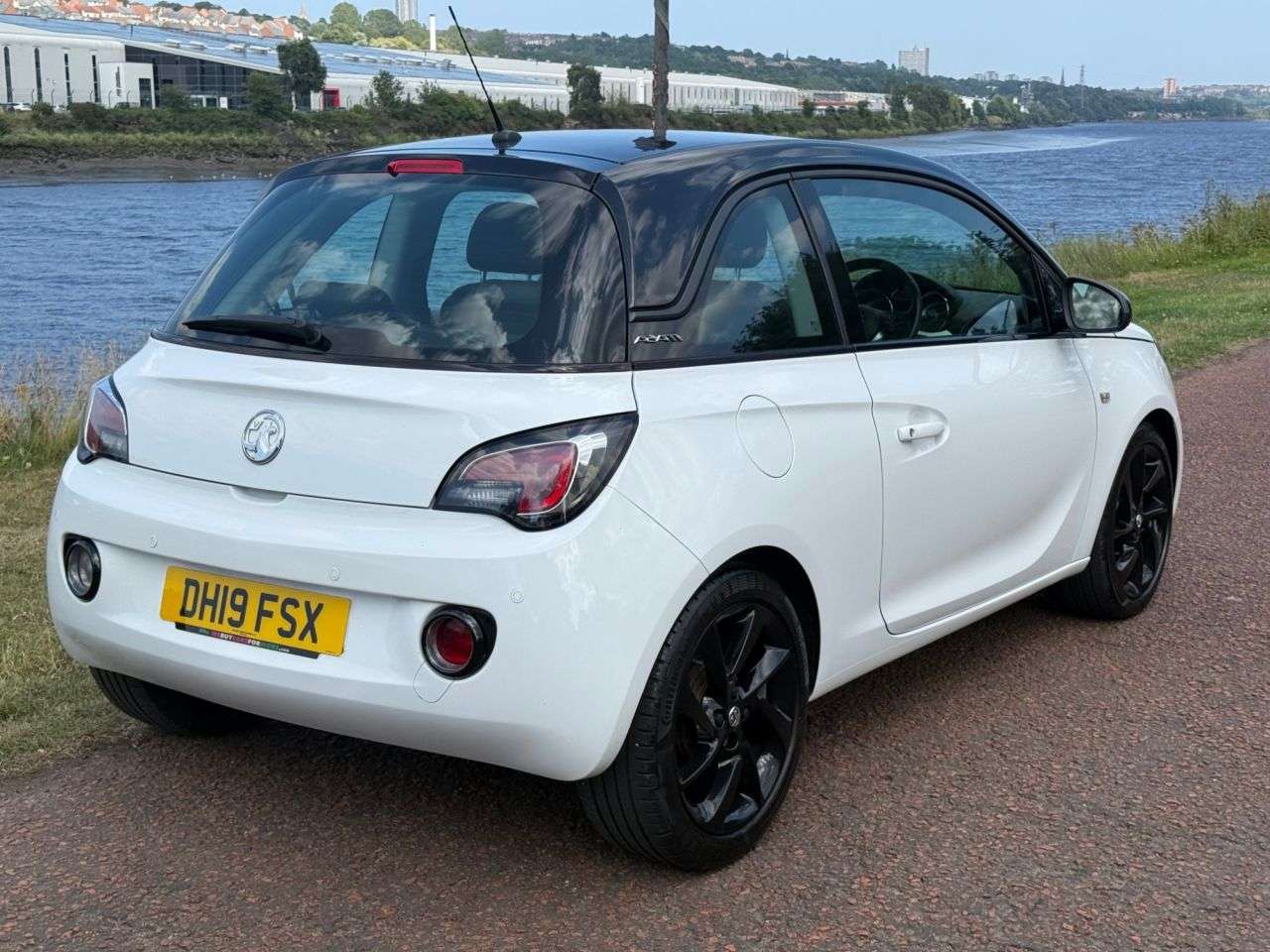 A 2019 VAUXHALL ADAM 1.2i ENERGISED Hatchback 3dr Petrol Manual Euro 6 (70 ps) **APPLE CARPLAY** A 2019 VAUXHALL ADAM 1.2i ENERGISED Hatchback 3dr Petrol Manual Euro 6 (70 ps) **APPLE CARPLAY**