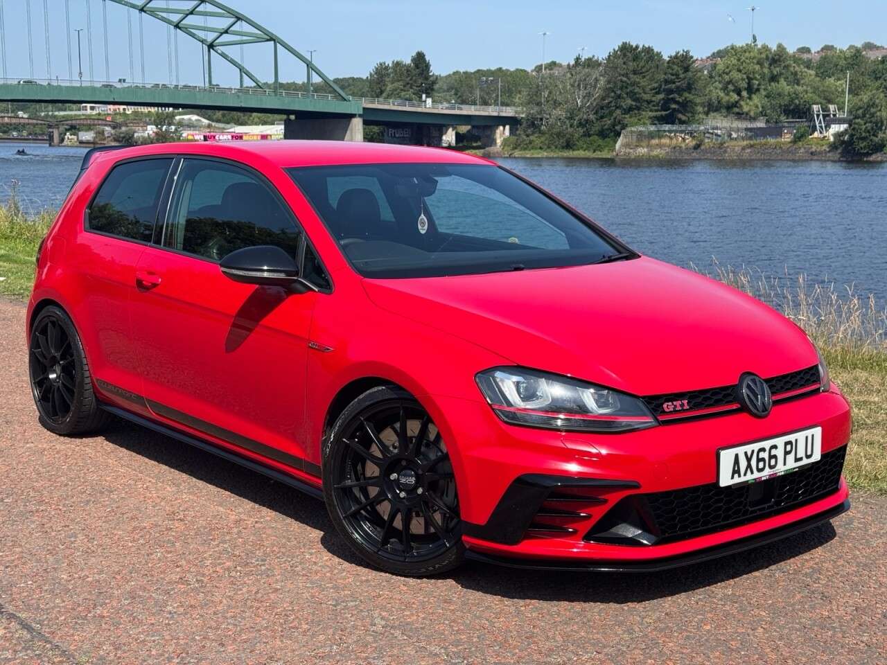 A 2017 VOLKSWAGEN GOLF 2.0 TSI BlueMotion Tech GTI Clubsport 40 Hatchback 3dr Petrol DSG Euro 6 (s A 2017 VOLKSWAGEN GOLF 2.0 TSI BlueMotion Tech GTI Clubsport 40 Hatchback 3dr Petrol DSG Euro 6 (s
