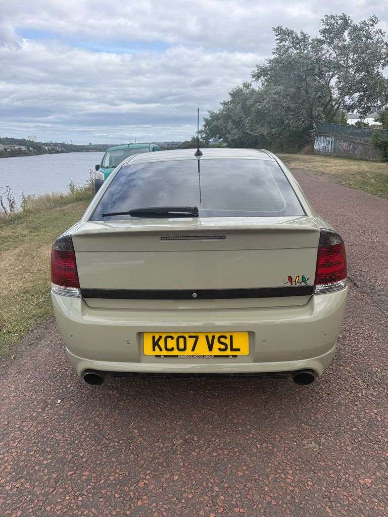 A 2007 VAUXHALL VECTRA 2.0i Turbo 16v SRi Hatchback 5dr Petrol Manual (206 g/km, 173 bhp) A TOTAL A 2007 VAUXHALL VECTRA 2.0i Turbo 16v SRi Hatchback 5dr Petrol Manual (206 g/km, 173 bhp) A TOTAL