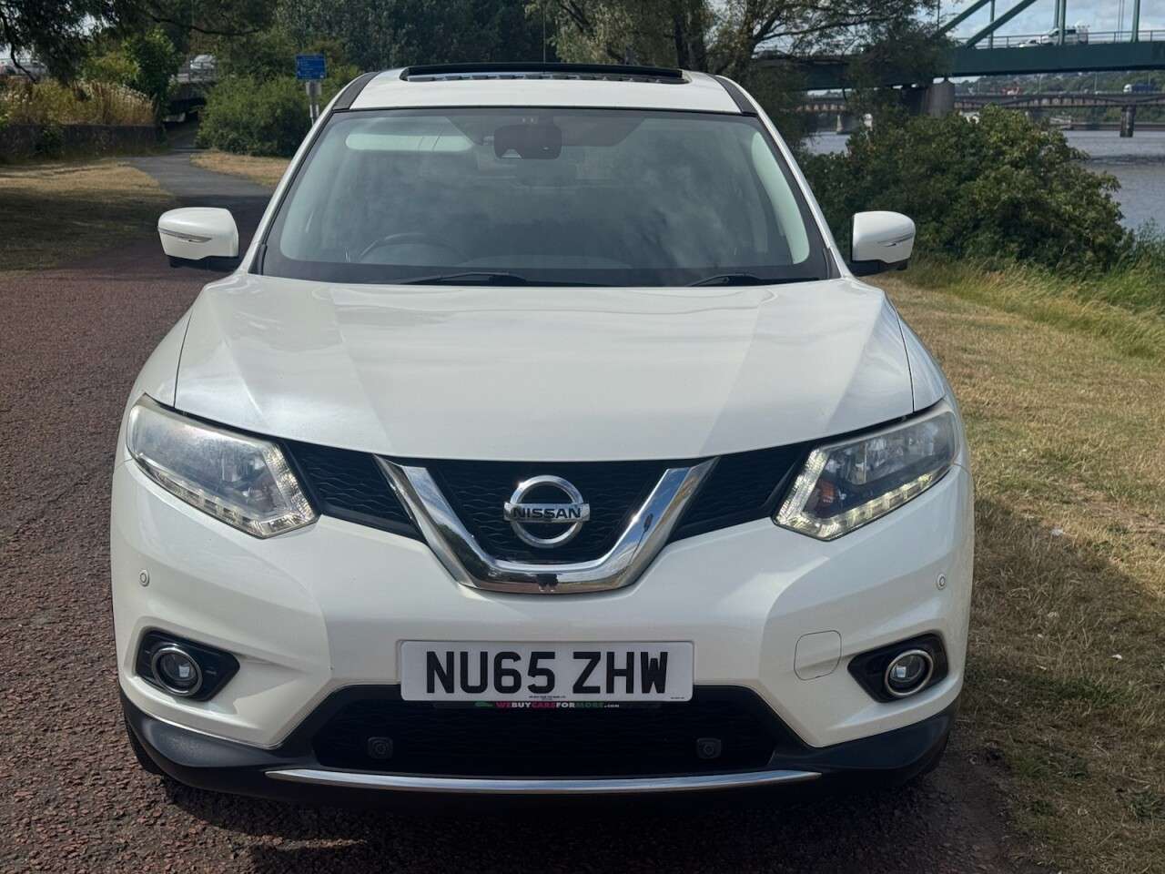 A 2015 NISSAN X-TRAIL 1.6 dCi Acenta SUV 5dr Diesel Manual Euro 5 (s/s) (130 ps) SUN ROOF A 2015 NISSAN X-TRAIL 1.6 dCi Acenta SUV 5dr Diesel Manual Euro 5 (s/s) (130 ps) SUN ROOF