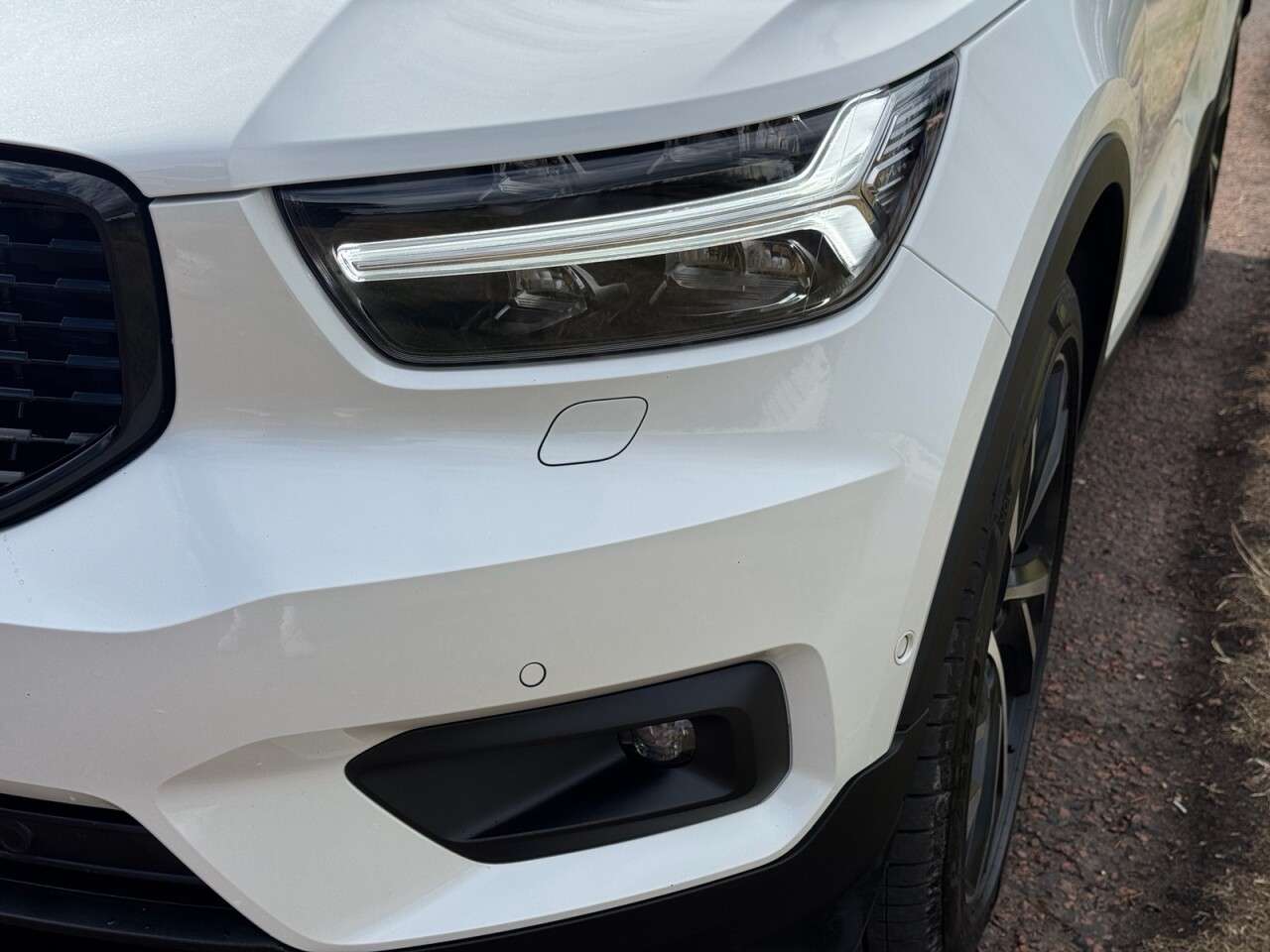 A 2018 VOLVO XC40 2.0 D4 R-Design SUV 5dr Diesel Auto AWD Euro 6 (s/s) (190 ps) ***HARMAN KAR A 2018 VOLVO XC40 2.0 D4 R-Design SUV 5dr Diesel Auto AWD Euro 6 (s/s) (190 ps) ***HARMAN KAR