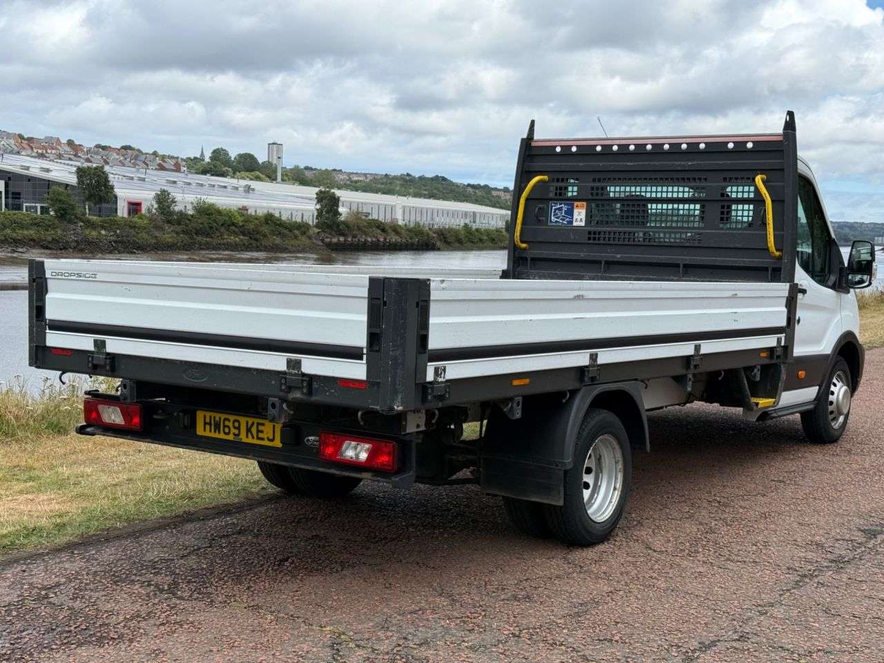 A 2019 FORD TRANSIT 2.0 350 EcoBlue Leader Chassis Cab 2dr Diesel Manual RWD L4 Euro 6 (s/s) (1 A 2019 FORD TRANSIT 2.0 350 EcoBlue Leader Chassis Cab 2dr Diesel Manual RWD L4 Euro 6 (s/s) (1