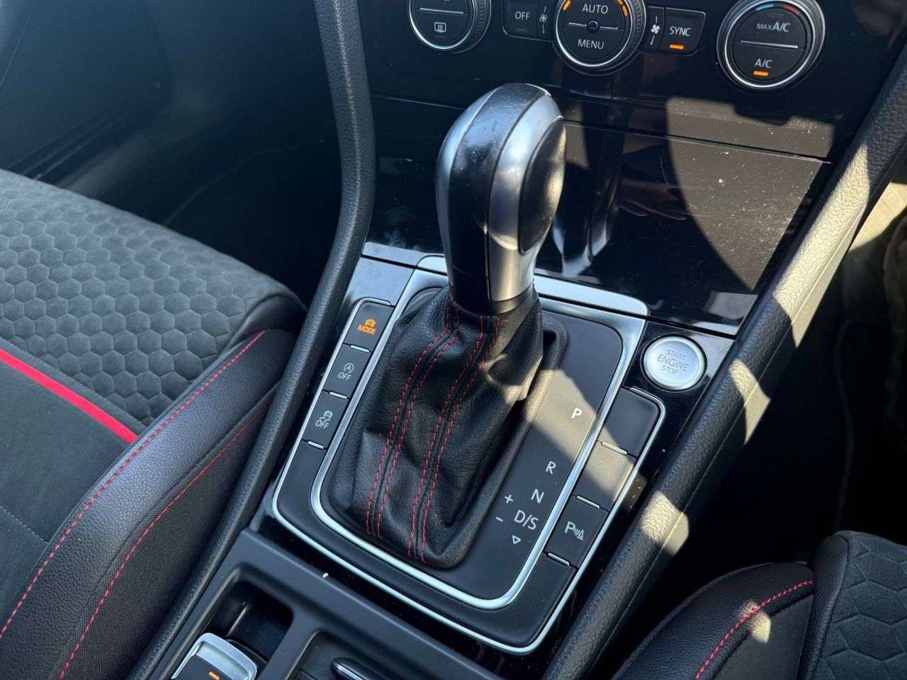 2019 VOLKSWAGEN GOLF 2019 VOLKSWAGEN GOLF