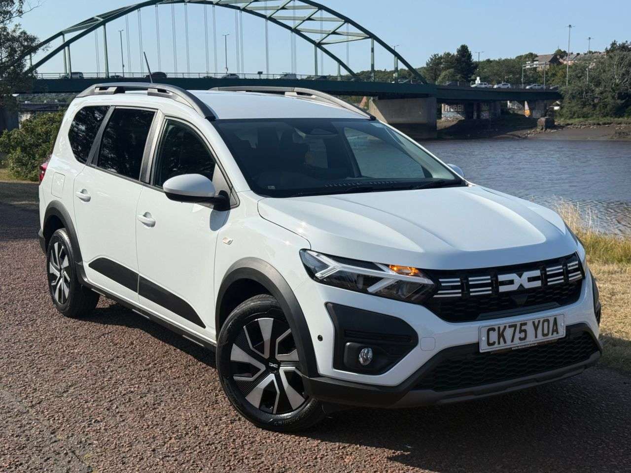 A 2025 DACIA JOGGER 1.0 TCe Expression MPV 5dr Petrol Manual Euro 6 (s/s) (110 ps) **LOW MILAGE A 2025 DACIA JOGGER 1.0 TCe Expression MPV 5dr Petrol Manual Euro 6 (s/s) (110 ps) **LOW MILAGE