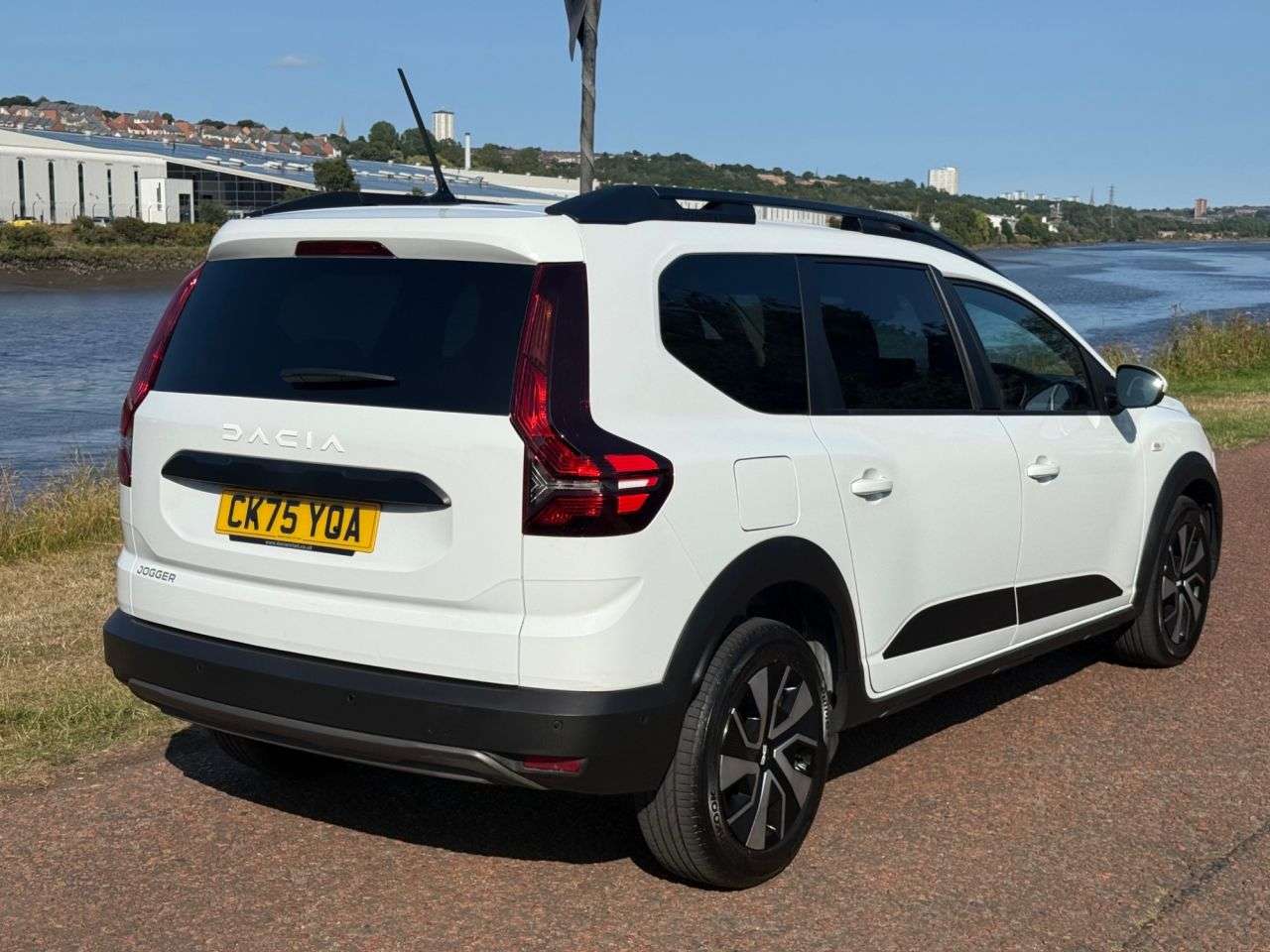 A 2025 DACIA JOGGER 1.0 TCe Expression MPV 5dr Petrol Manual Euro 6 (s/s) (110 ps) **LOW MILAGE A 2025 DACIA JOGGER 1.0 TCe Expression MPV 5dr Petrol Manual Euro 6 (s/s) (110 ps) **LOW MILAGE