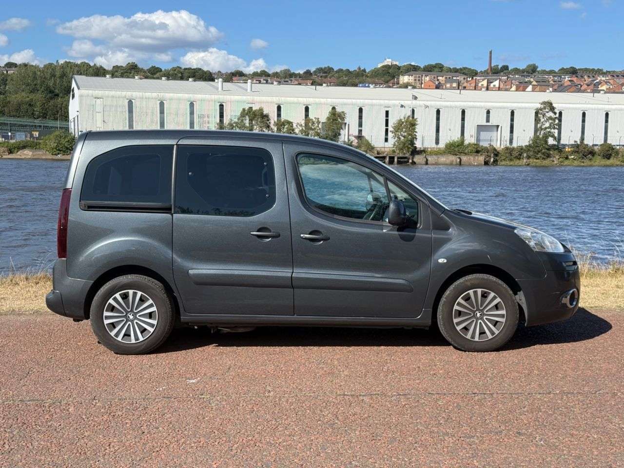 A 2015 PEUGEOT PARTNER TEPEE 1.6 VTi Tepee S MPV 5dr Petrol Manual (169 g/km, 120 bhp) ***RAMP & WINCH** A 2015 PEUGEOT PARTNER TEPEE 1.6 VTi Tepee S MPV 5dr Petrol Manual (169 g/km, 120 bhp) ***RAMP & WINCH**