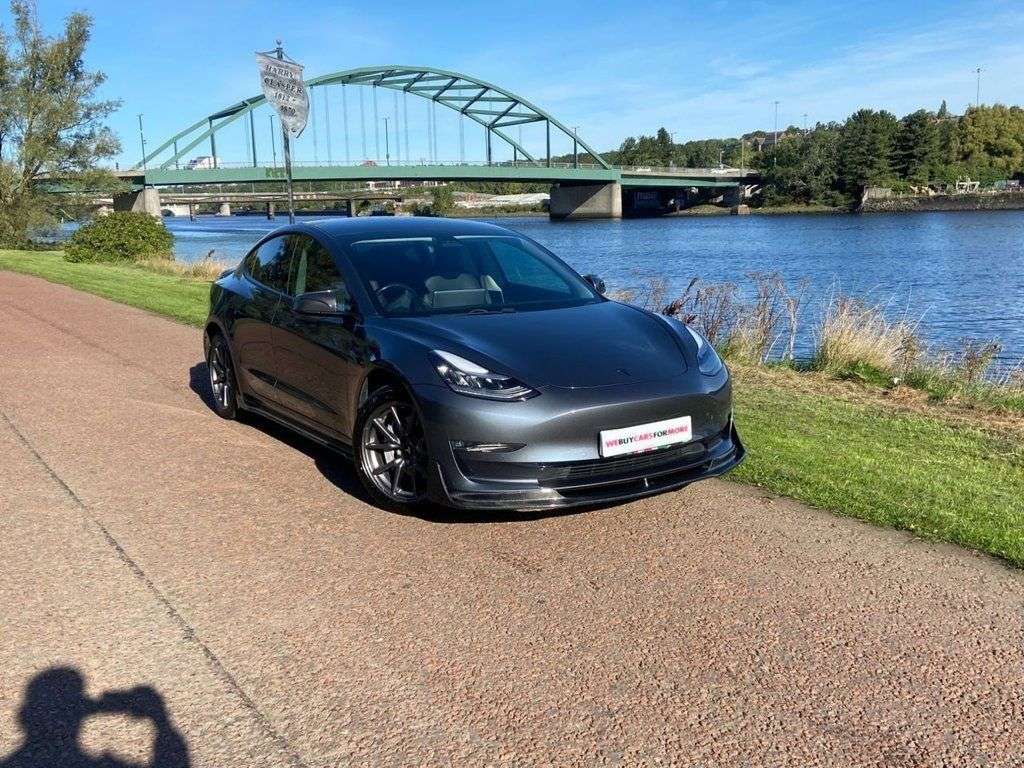 A 2019 TESLA MODEL 3 Standard Range Plus Saloon 4dr Electric Auto RWD (241 bhp) **FULL LEATHER H A 2019 TESLA MODEL 3 Standard Range Plus Saloon 4dr Electric Auto RWD (241 bhp) **FULL LEATHER H