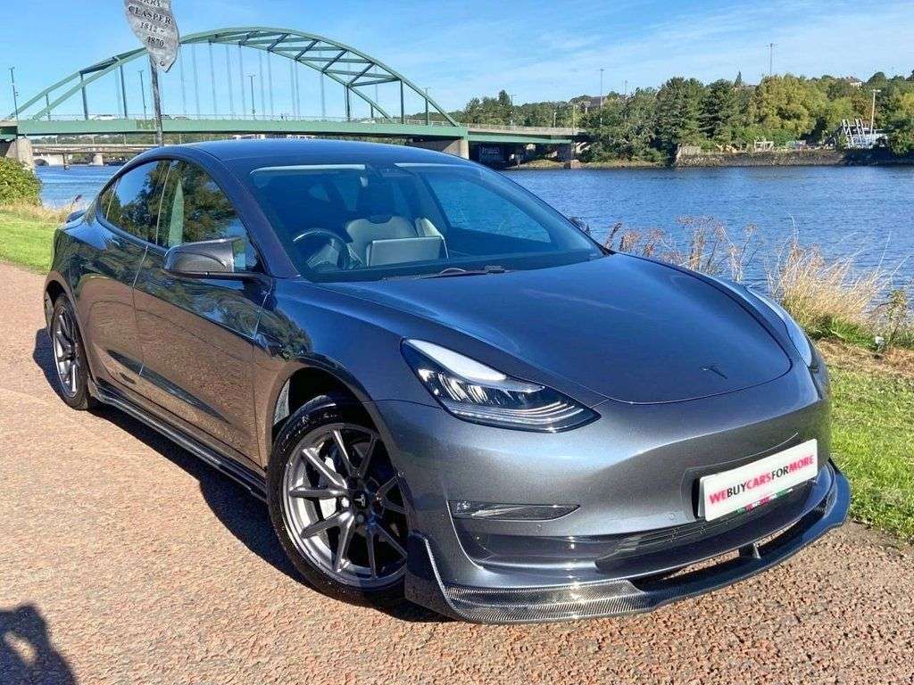 A 2019 TESLA MODEL 3 Standard Range Plus Saloon 4dr Electric Auto RWD (241 bhp) **FULL LEATHER H A 2019 TESLA MODEL 3 Standard Range Plus Saloon 4dr Electric Auto RWD (241 bhp) **FULL LEATHER H