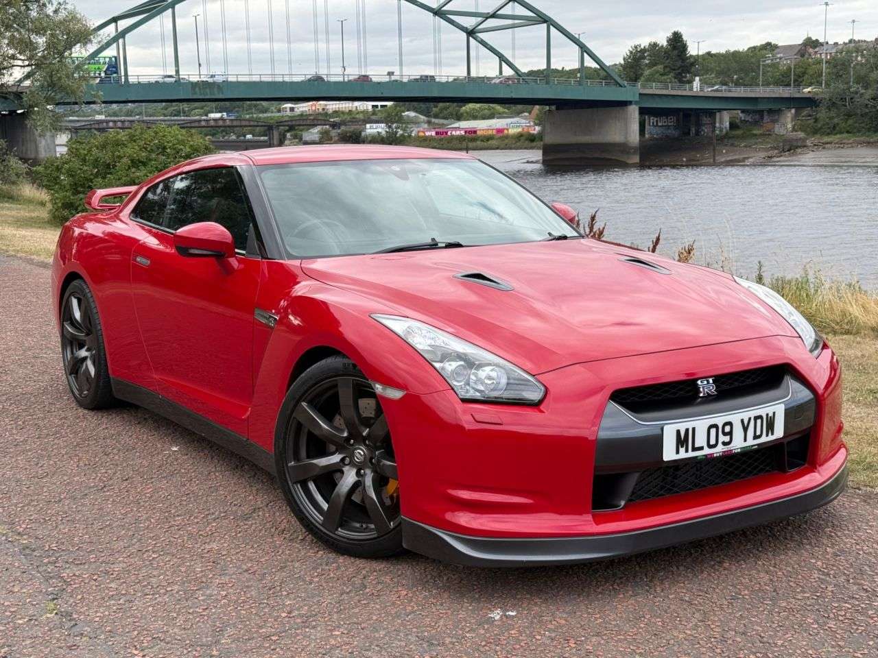 A 2009 NISSAN GT-R 3.8 V6 Black Edition Coupe 2dr Petrol Auto 4WD Euro 4 (485 ps) **FRONT END A 2009 NISSAN GT-R 3.8 V6 Black Edition Coupe 2dr Petrol Auto 4WD Euro 4 (485 ps) **FRONT END