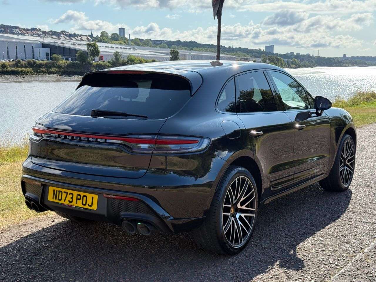 A 2023 PORSCHE MACAN 2.0T T SUV 5dr Petrol PDK 4WD Euro 6 (s/s) (265 ps) **SPORTS CHRONO PACKAGE A 2023 PORSCHE MACAN 2.0T T SUV 5dr Petrol PDK 4WD Euro 6 (s/s) (265 ps) **SPORTS CHRONO PACKAGE