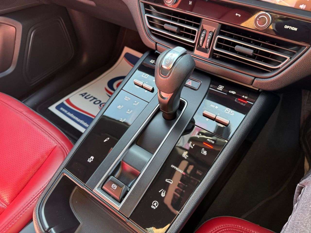 2023 PORSCHE MACAN 2023 PORSCHE MACAN