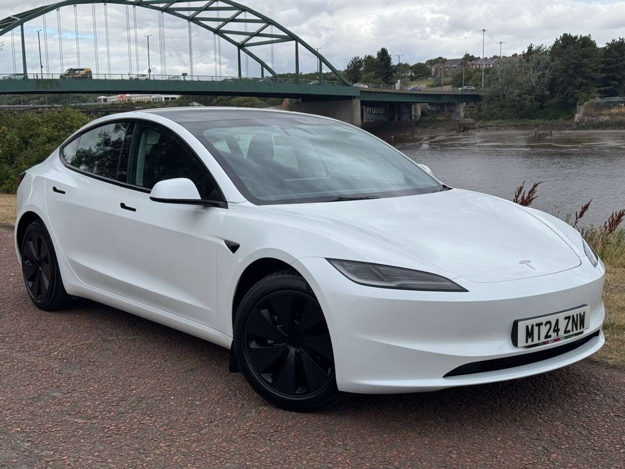 A 2024 TESLA MODEL 3 Saloon 4dr Electric Auto RWD (208 ps) FULL BLACK LEATHER A 2024 TESLA MODEL 3 Saloon 4dr Electric Auto RWD (208 ps) FULL BLACK LEATHER