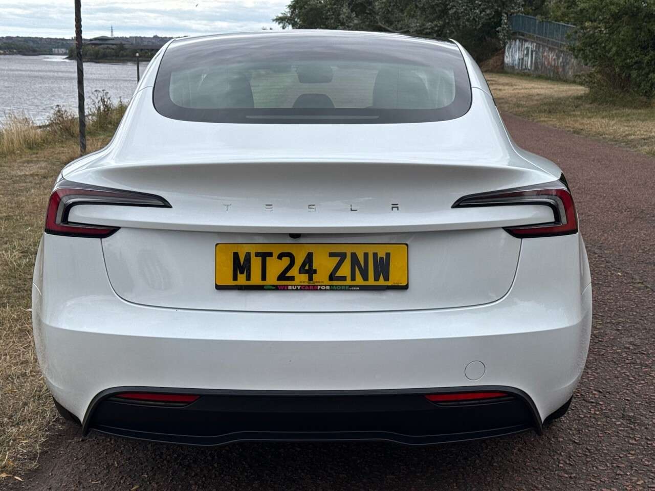 2024 TESLA MODEL 3 2024 TESLA MODEL 3