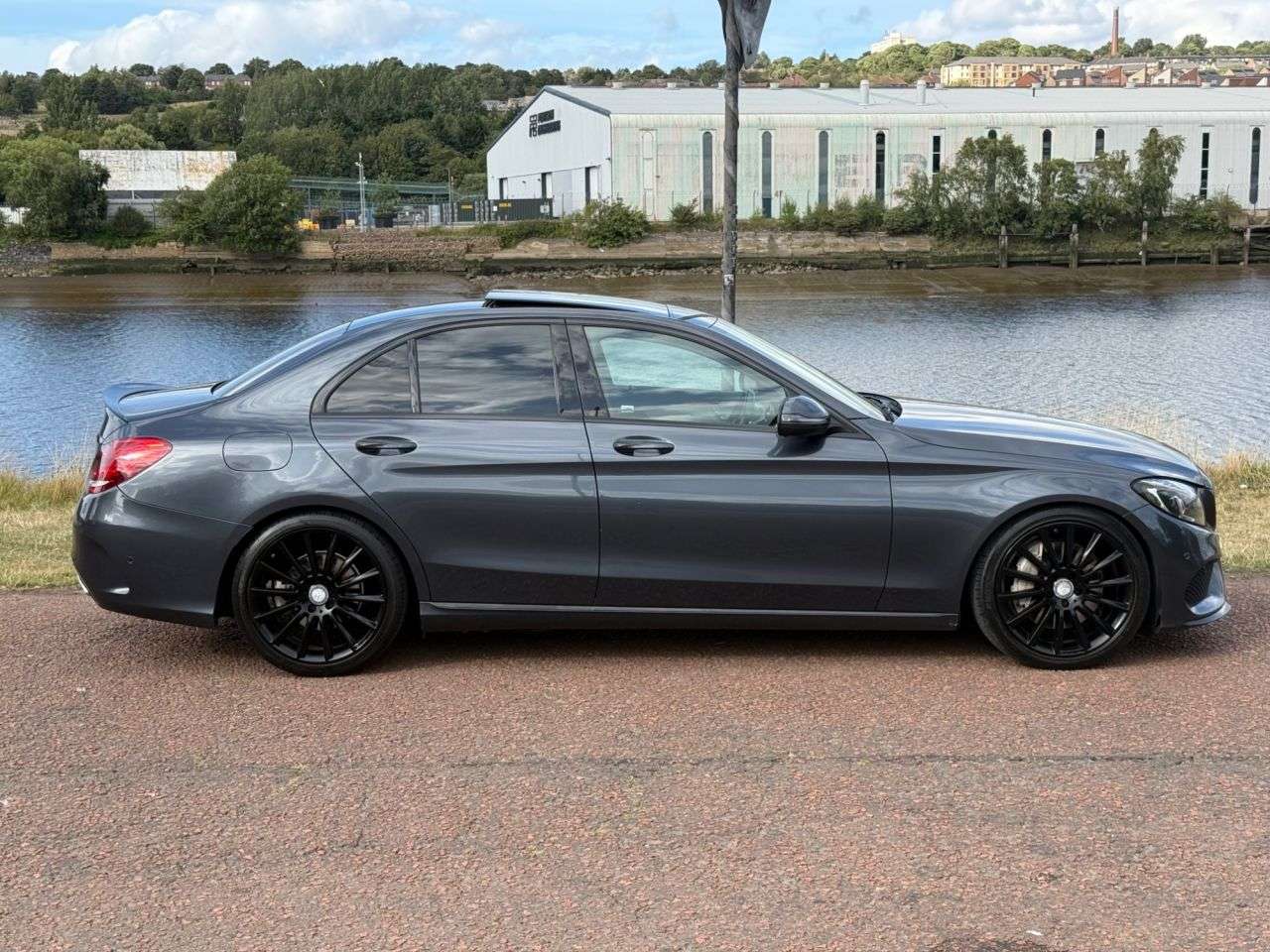 A 2015 MERCEDES C CLASS C250 D AMG LINE PREMIUM PLUS A 2015 MERCEDES C CLASS C250 D AMG LINE PREMIUM PLUS