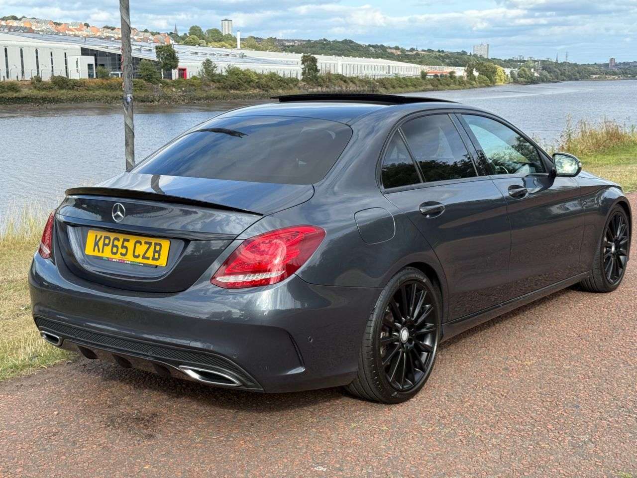 A 2015 MERCEDES C CLASS C250 D AMG LINE PREMIUM PLUS A 2015 MERCEDES C CLASS C250 D AMG LINE PREMIUM PLUS
