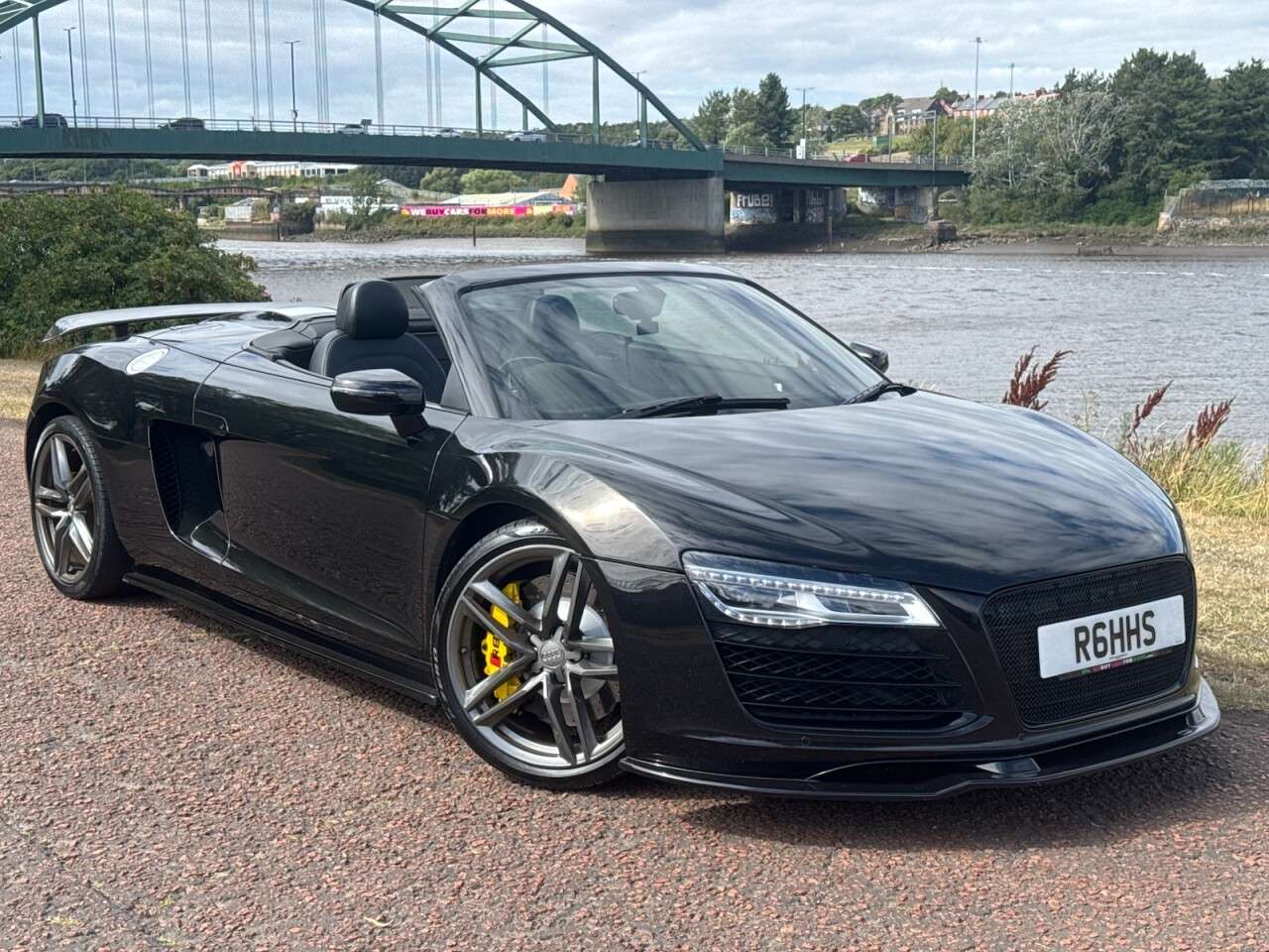 A 2014 AUDI R8 4.2 FSI V8 Spyder 2dr Petrol Manual quattro Euro 5 (430 ps) **ADAPTIVE CRUI A 2014 AUDI R8 4.2 FSI V8 Spyder 2dr Petrol Manual quattro Euro 5 (430 ps) **ADAPTIVE CRUI