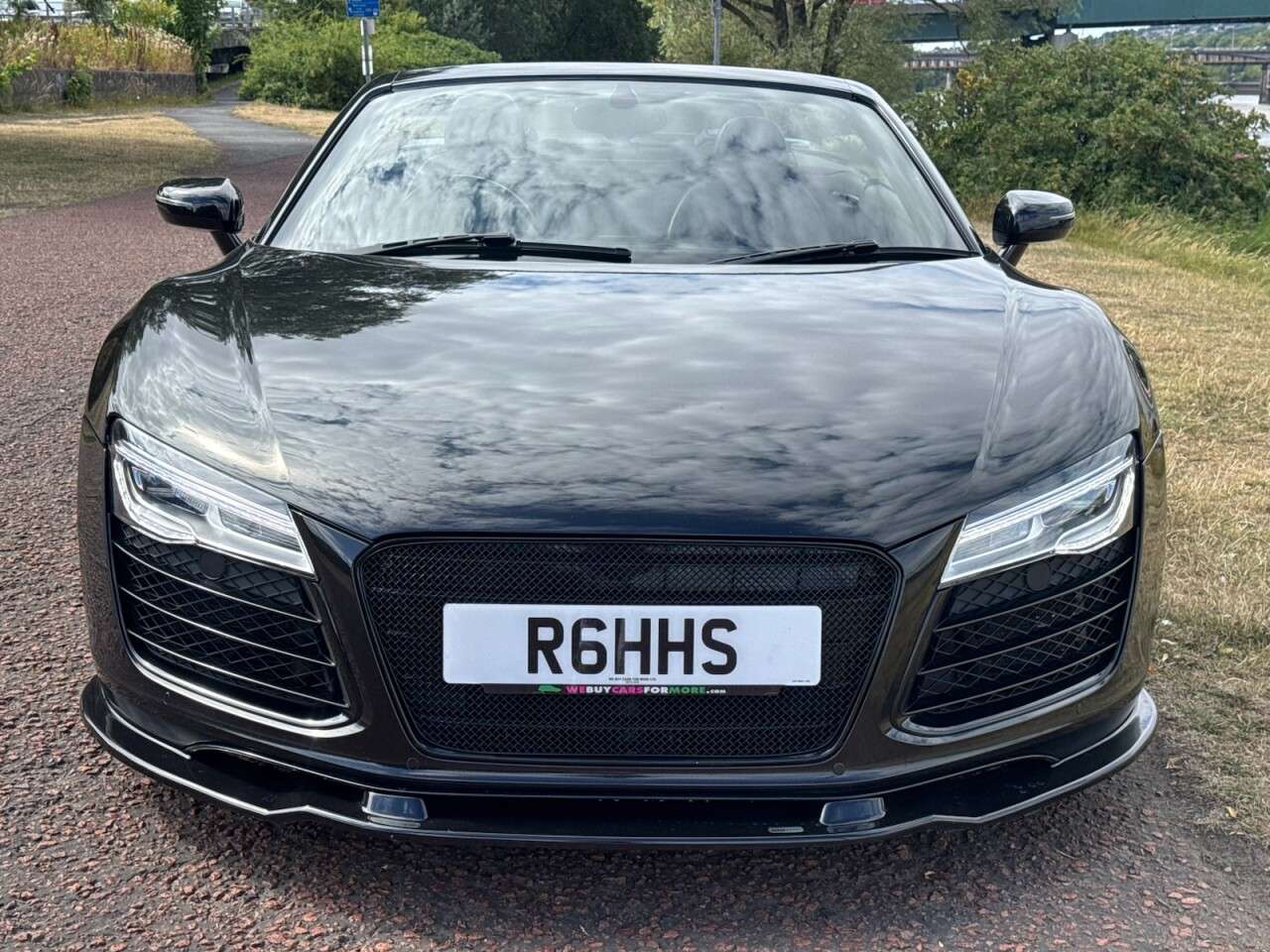 A 2014 AUDI R8 4.2 FSI V8 Spyder 2dr Petrol Manual quattro Euro 5 (430 ps) **ADAPTIVE CRUI A 2014 AUDI R8 4.2 FSI V8 Spyder 2dr Petrol Manual quattro Euro 5 (430 ps) **ADAPTIVE CRUI