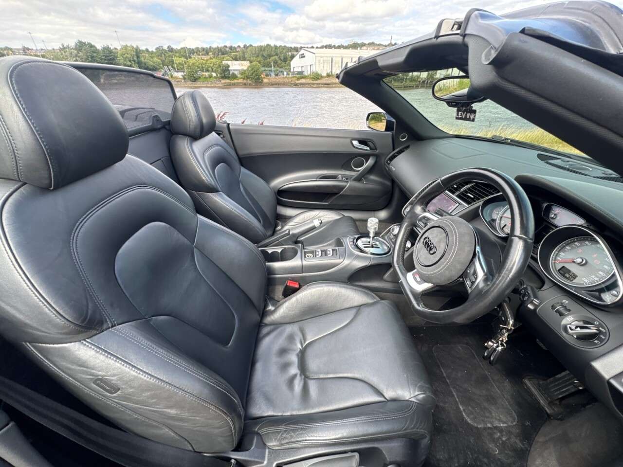 2014 AUDI R8 2014 AUDI R8