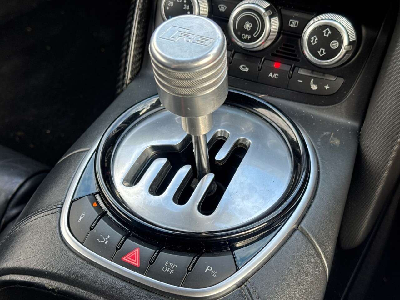 2014 AUDI R8 2014 AUDI R8